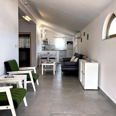 Lero Apartamento Banjol Exterior foto