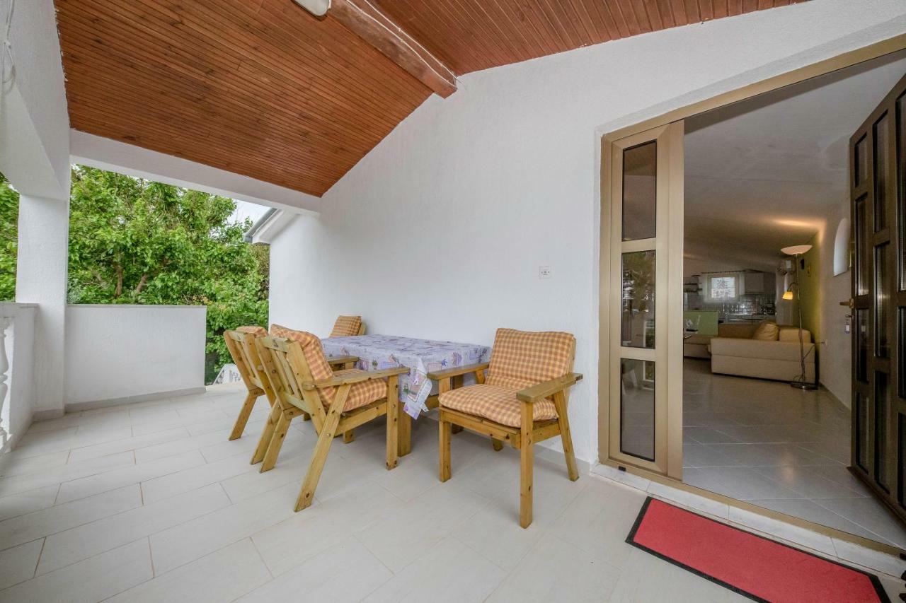 Lero Apartamento Banjol Exterior foto
